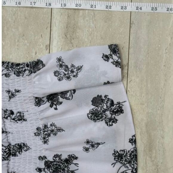 Chelsea28 Black & White Floral Blouse - Picture 6 of 6